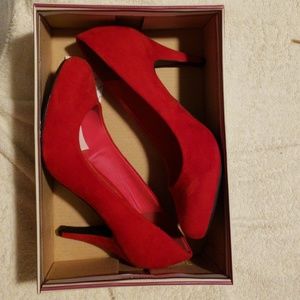 Red Pumps